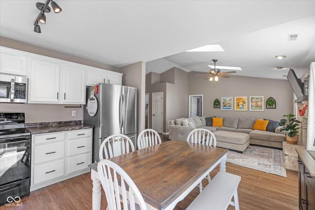 111 Brixton Woods East Drive, Pittsboro, IN 46167