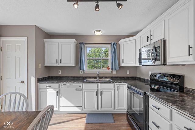 111 Brixton Woods East Drive, Pittsboro, IN 46167