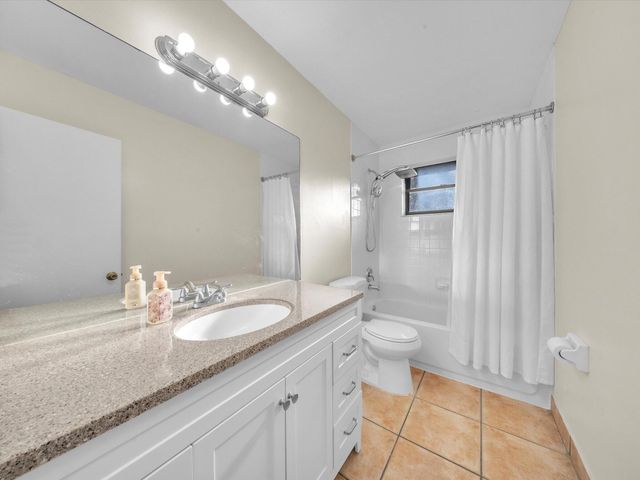 9867 Riverside Drive, Coral Springs, FL 33071