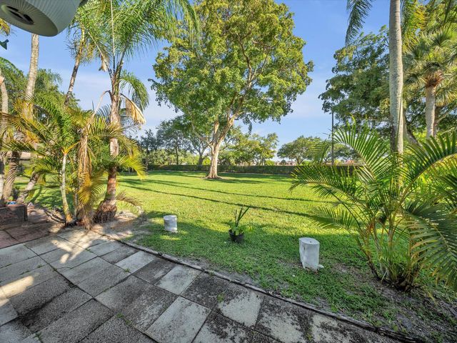 9867 Riverside Drive, Coral Springs, FL 33071