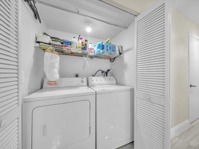 9867 Riverside Drive, Coral Springs, FL 33071