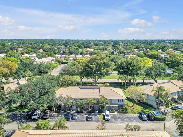 9867 Riverside Drive, Coral Springs, FL 33071
