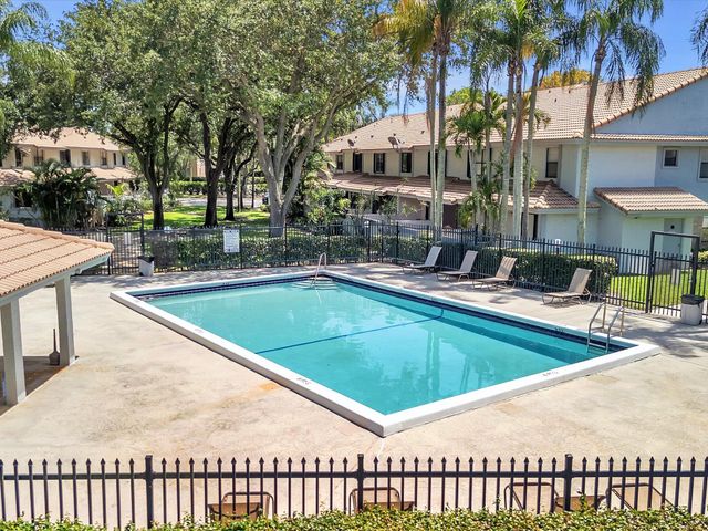 9867 Riverside Drive, Coral Springs, FL 33071