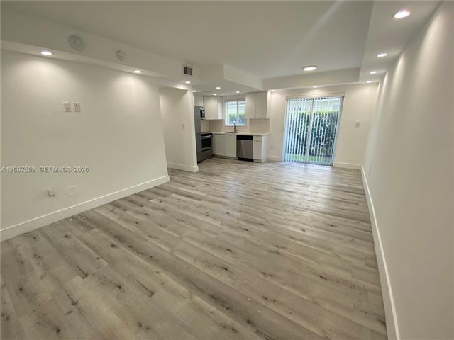 1328 NW 4th St G, Miami, FL 33125