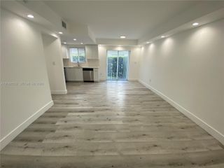 1328 NW 4th St G, Miami, FL 33125