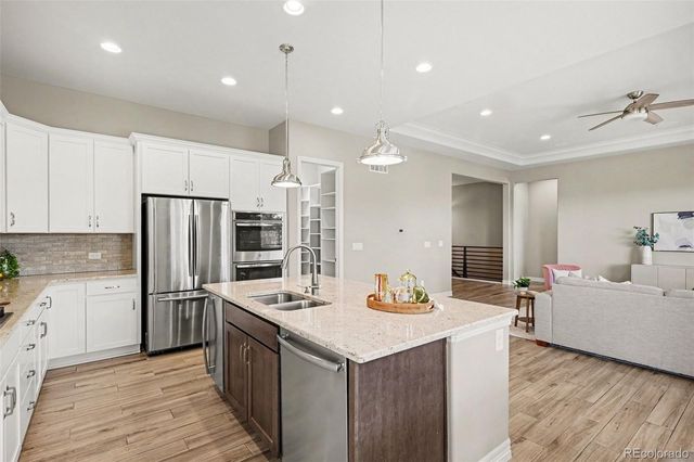 6610 S Addison Way, Aurora, CO 80016