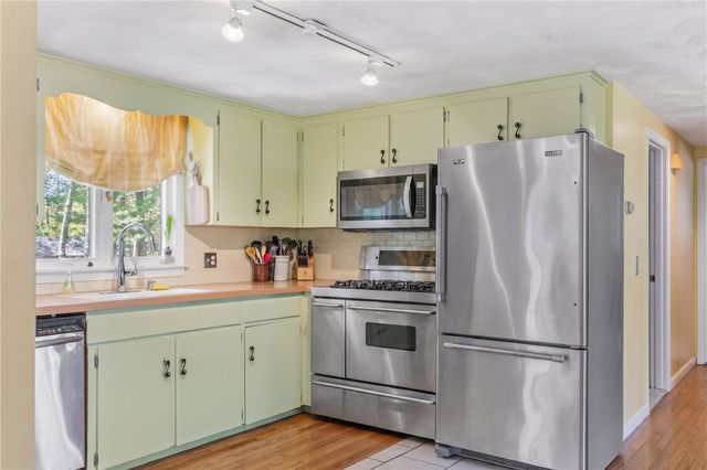 102 Woodbine Road, South Kingstown, RI 02879