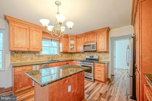 1 RADCLIFF CT, Sicklerville, NJ 08081