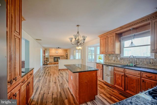 1 RADCLIFF CT, Sicklerville, NJ 08081