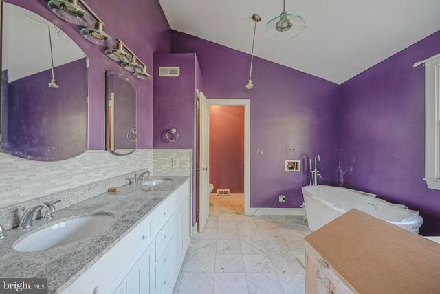 1 RADCLIFF CT, Sicklerville, NJ 08081