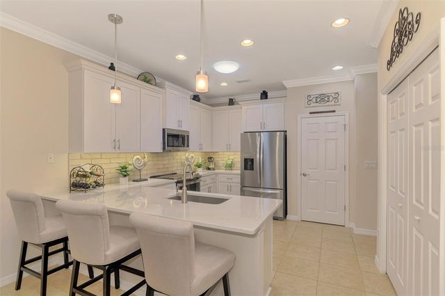 9082 COACHMAN DRIVE, Venice, FL 34293