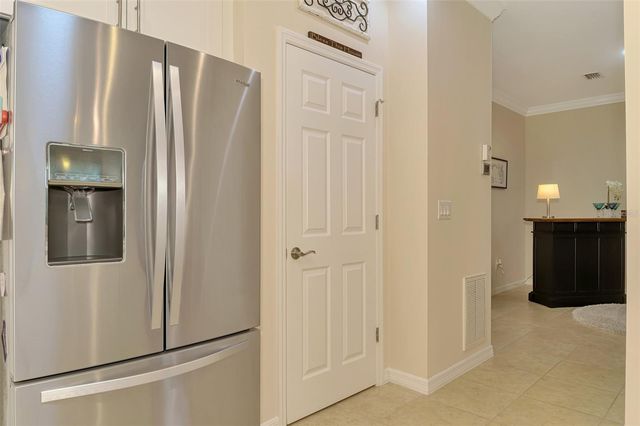 9082 COACHMAN DRIVE, Venice, FL 34293