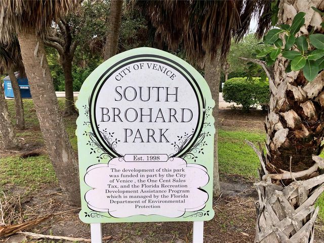9082 COACHMAN DRIVE, Venice, FL 34293