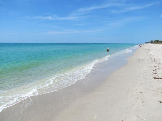 9082 COACHMAN DRIVE, Venice, FL 34293
