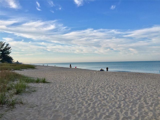 9082 COACHMAN DRIVE, Venice, FL 34293
