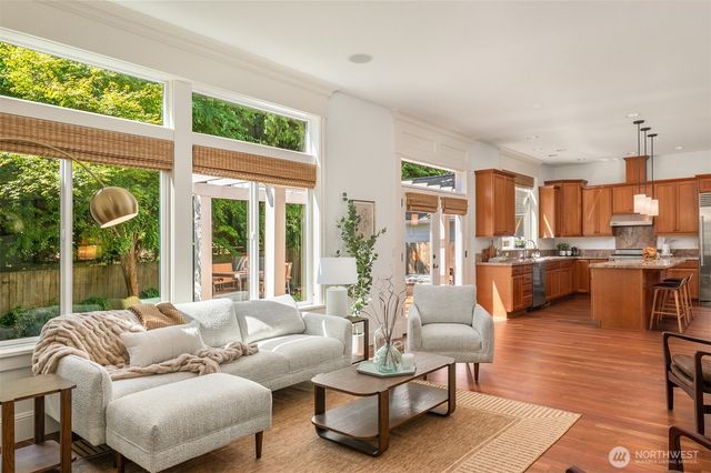 4717 NE 50th Street, Seattle, WA 98105