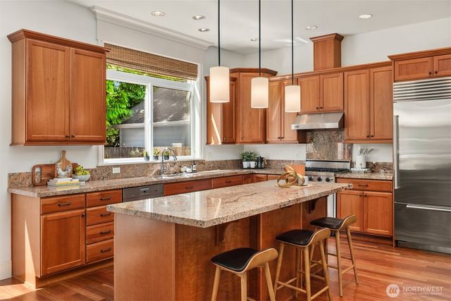 4717 NE 50th Street, Seattle, WA 98105