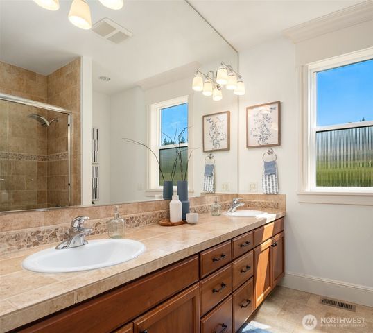 4717 NE 50th Street, Seattle, WA 98105