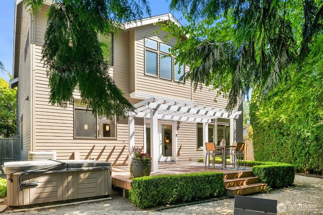 4717 NE 50th Street, Seattle, WA 98105