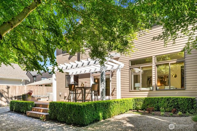 4717 NE 50th Street, Seattle, WA 98105