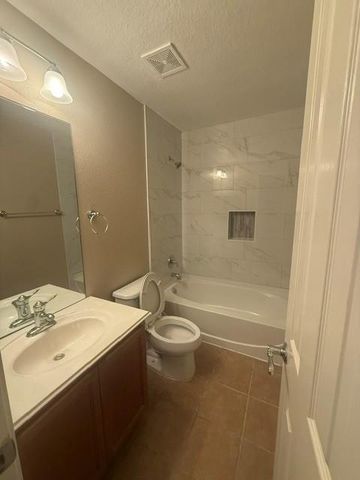 834 Honeysuckle Vine Drive, Rosenberg, TX 77469