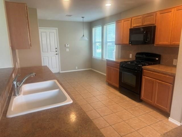 834 Honeysuckle Vine Drive, Rosenberg, TX 77469