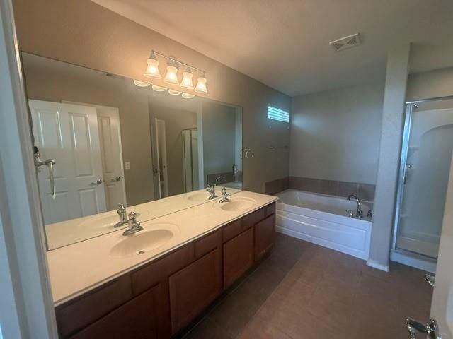 834 Honeysuckle Vine Drive, Rosenberg, TX 77469