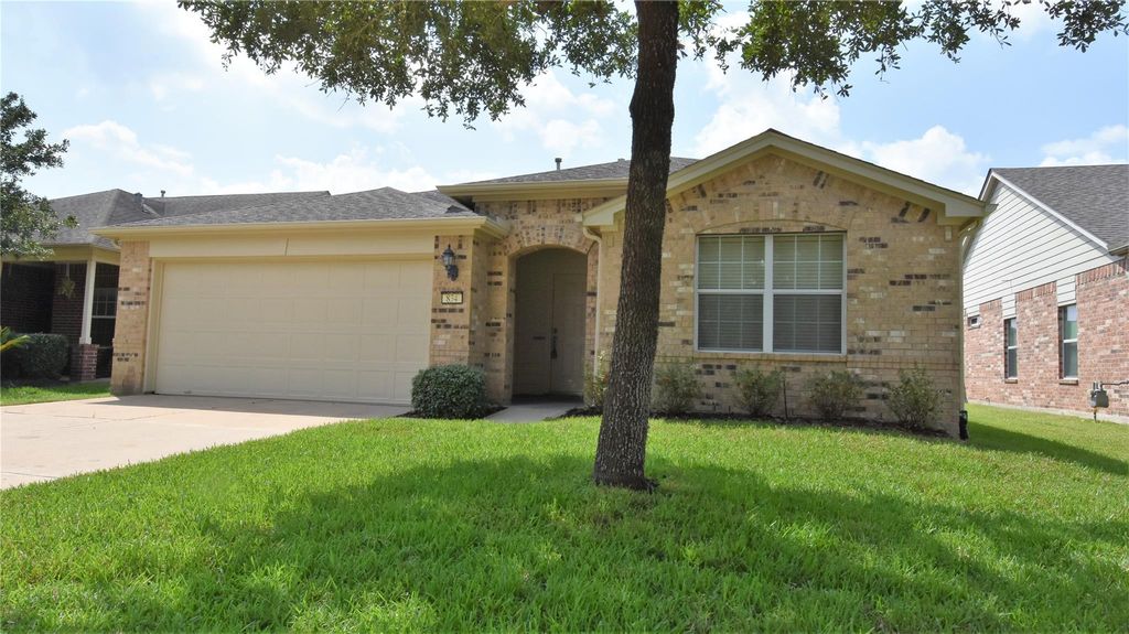834 Honeysuckle Vine Drive, Rosenberg, TX 77469