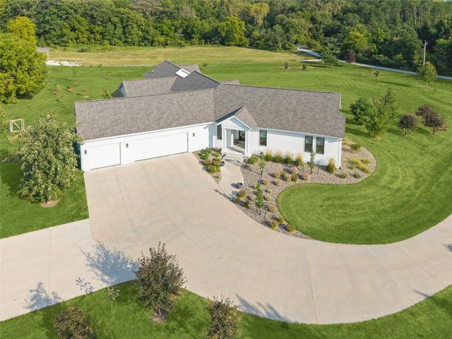 31275 Crosscreek Road, Waukee, IA 50263