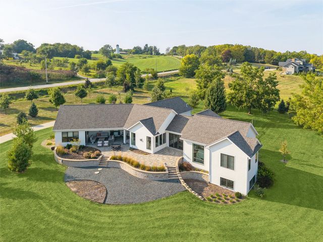 31275 Crosscreek Road, Waukee, IA 50263