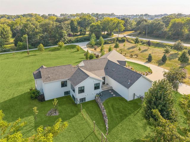 31275 Crosscreek Road, Waukee, IA 50263
