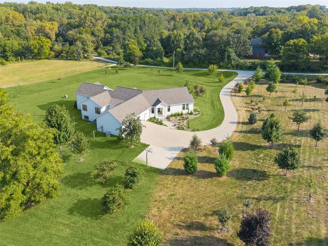 31275 Crosscreek Road, Waukee, IA 50263