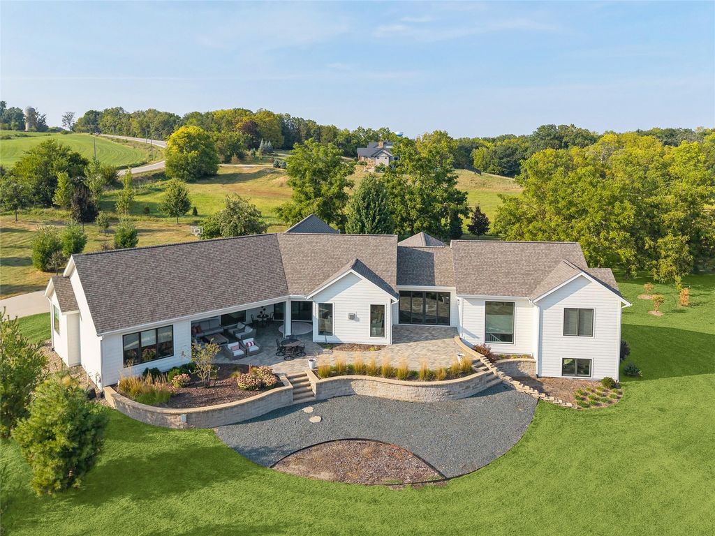 31275 Crosscreek Road, Waukee, IA 50263