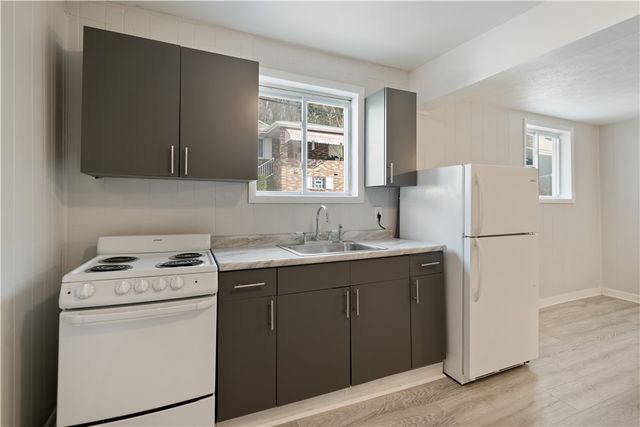 733 Peach, Glassport, PA 15045