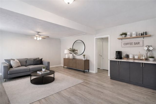 733 Peach, Glassport, PA 15045