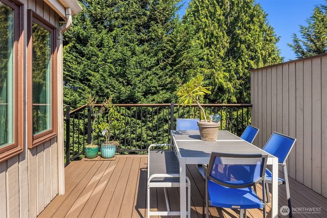 9360 Mercerwood Drive, Mercer Island, WA 98040