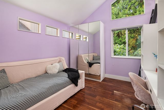 9360 Mercerwood Drive, Mercer Island, WA 98040