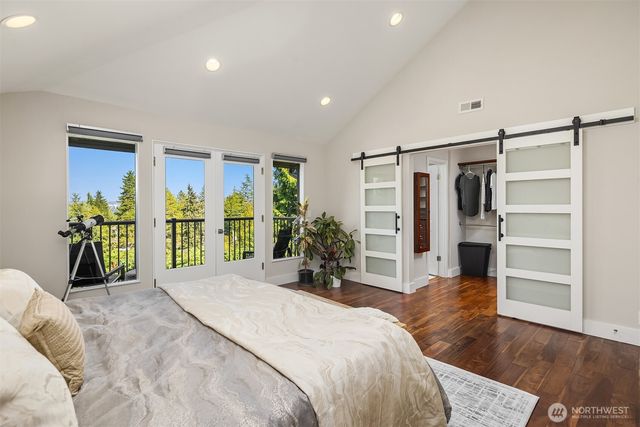 9360 Mercerwood Drive, Mercer Island, WA 98040