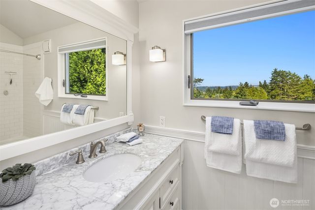 9360 Mercerwood Drive, Mercer Island, WA 98040