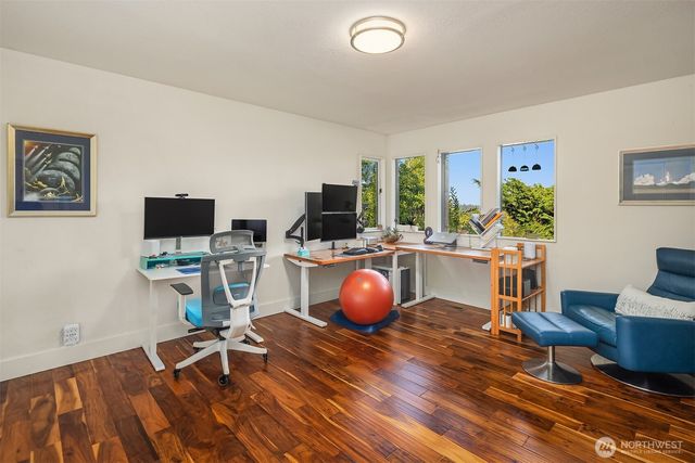 9360 Mercerwood Drive, Mercer Island, WA 98040