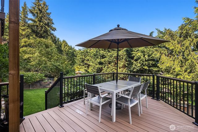 9360 Mercerwood Drive, Mercer Island, WA 98040