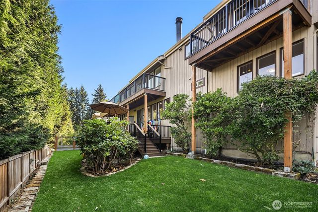 9360 Mercerwood Drive, Mercer Island, WA 98040