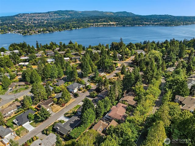 9360 Mercerwood Drive, Mercer Island, WA 98040