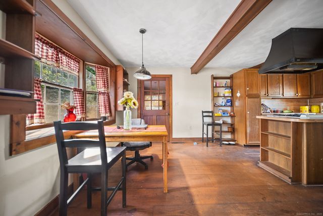 47 8th Street, Norwich, CT 06360