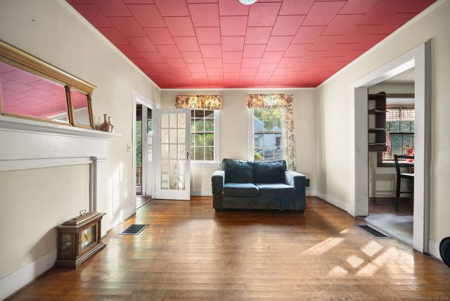 47 8th Street, Norwich, CT 06360