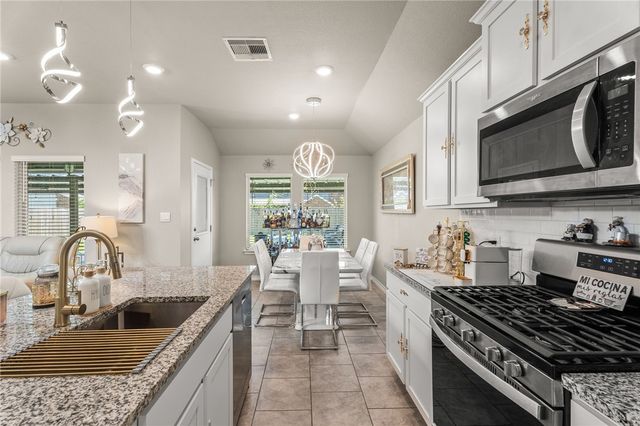 2227 Medusa Dr, Portland, TX 78374