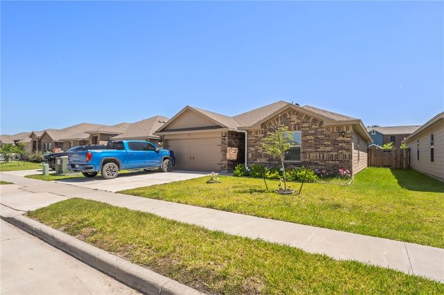 2227 Medusa Dr, Portland, TX 78374
