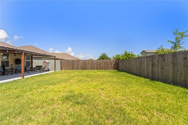 2227 Medusa Dr, Portland, TX 78374