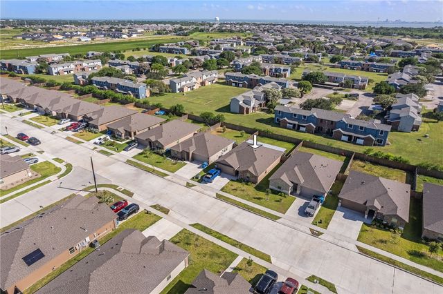 2227 Medusa Dr, Portland, TX 78374