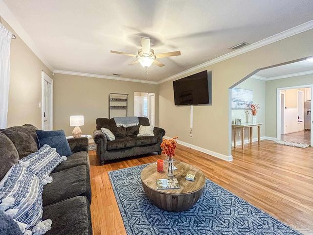 1618 W Garden St, Pensacola, FL 32502